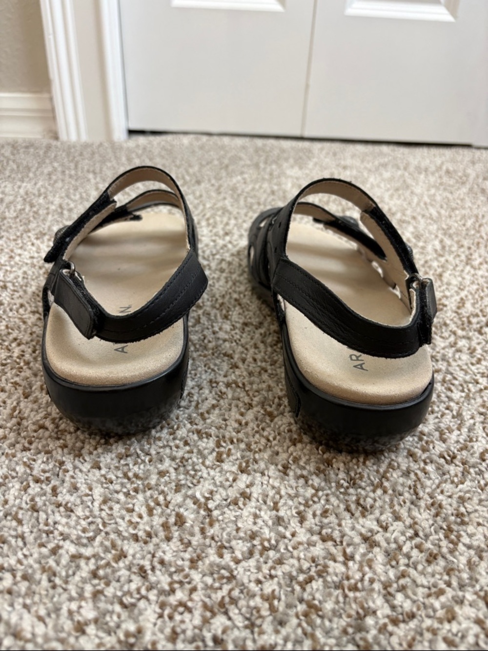 Aravon by New Balance Three Strap Comfort Sandals Black Leather Size 9 B - Picture 7 of 12